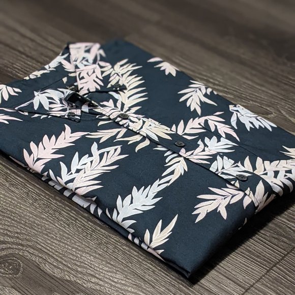 Club Monaco Short Sleeve Shirt - Picture 1 of 4